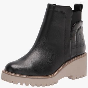 Dolce Vita Women’s Rielle Ankle Bootie
